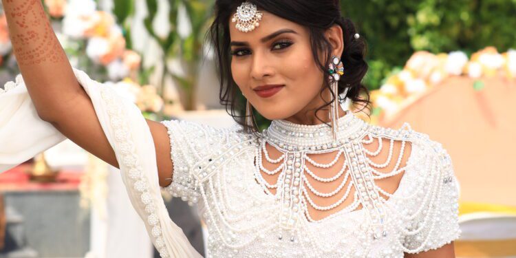 ಸೋಷಿಯಲ್ ಮೀಡಿಯಾ ಸ್ಟಾರ್ ಮಧುಶ್ರೀ ಈಗ ರಗಡ್ ಝಾನ್ಸಿ ಪಾತ್ರದಲ್ಲಿ