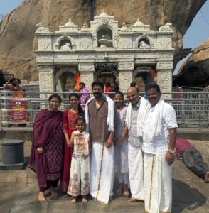 ಶ್ರೀ ಜೇನುಕಲ್ಲು ಸಿದ್ದೇಶ್ವರ ಸ್ವಾಮಿಯ ಸನ್ನಿಧಿಯಲ್ಲಿ “ವಿದ್ಯಾಪತಿ” from april 10th in your nearest theaters. (5)
