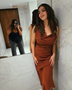 Me and my bathroom selfies minding our own business.. you should too… #nivedithagowda (2)