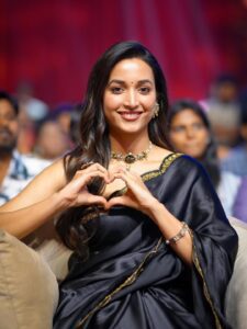 Mrudula aka @srinidhi shetty at the sarkaar's pre release party ❤ watch live now! https youtube.com live djgdixvdwyy#hit3 in cinemas from may 1st.#abkibaararjunsarkaar (1)