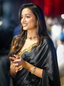 Mrudula aka @srinidhi shetty at the sarkaar's pre release party ❤ watch live now! https youtube.com live djgdixvdwyy#hit3 in cinemas from may 1st.#abkibaararjunsarkaar