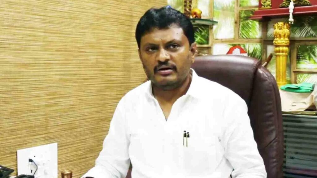 ಇಂದ್ರ ಬಿಸ್ವಾನ್ (2)