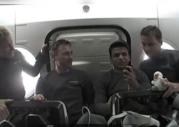 Kalaburagi man attempts suicide in public (4)