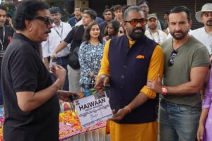 Legends. reunion. action. ⚡️akshay kumar & saif ali khan back together in priyadarshan’s #haiwaa (1)