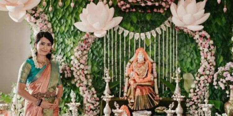 ಯಶ್ -ರಾಧಿಕಾ ವರಮಹಾಲಕ್ಷ್ಮಿ ಸೆಲೆಬ್ರೇಶನ್..!
