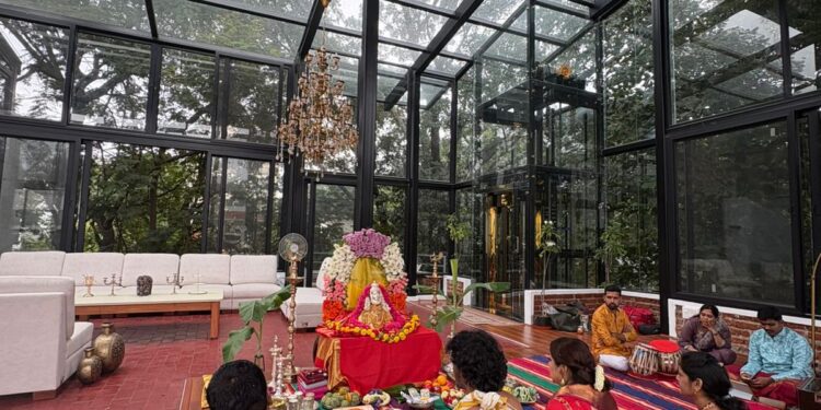 ಉಪೇಂದ್ರ ಮನೆಯಲ್ಲಿ ವರಮಹಾಲಕ್ಷ್ಮಿ ಹಬ್ಬದ ಸಡಗರ