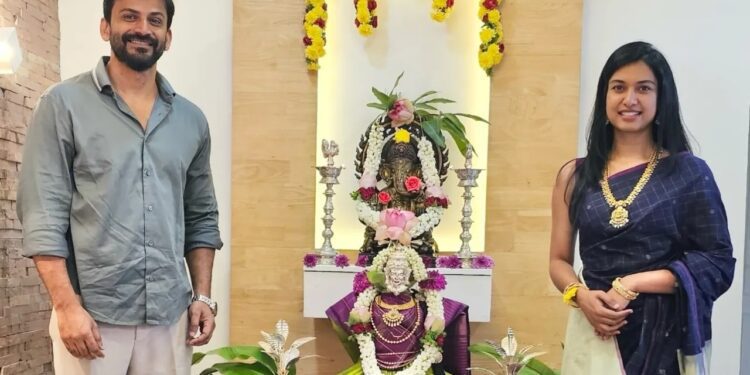 ನಟ ಡಾಲಿ ಧನಂಜಯ್​ ಮನೆಯಲ್ಲೂ ವರಮಹಾಲಕ್ಷ್ಮಿ ಪೂಜೆ