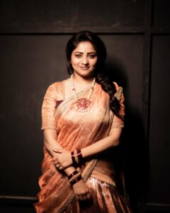 ✨ Jewellery @vivantgolddiamonds Outfit @angalakruthi Styling @varshini janakiram Makeup @nageshm