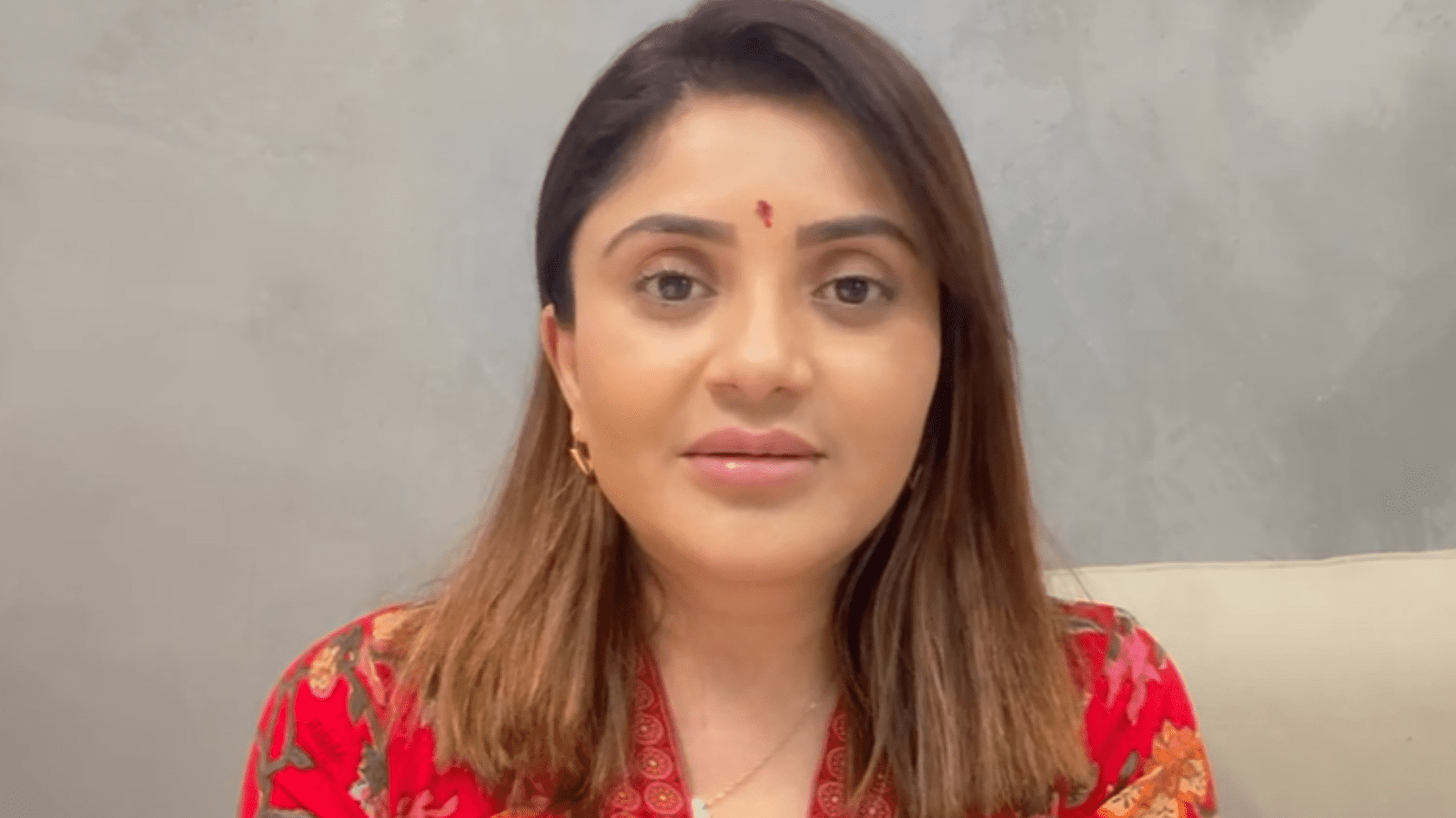 ತಂಗಿ ವಿರುದ್ಧ ವಂಚನೆ ಕೇಸ್: ವಿಚಾರಣೆ ಬಳಿಕ ನಟಿ ಕಾರುಣ್ಯ ರಾಮ್ ಹೇಳಿದ್ದೇನು ?