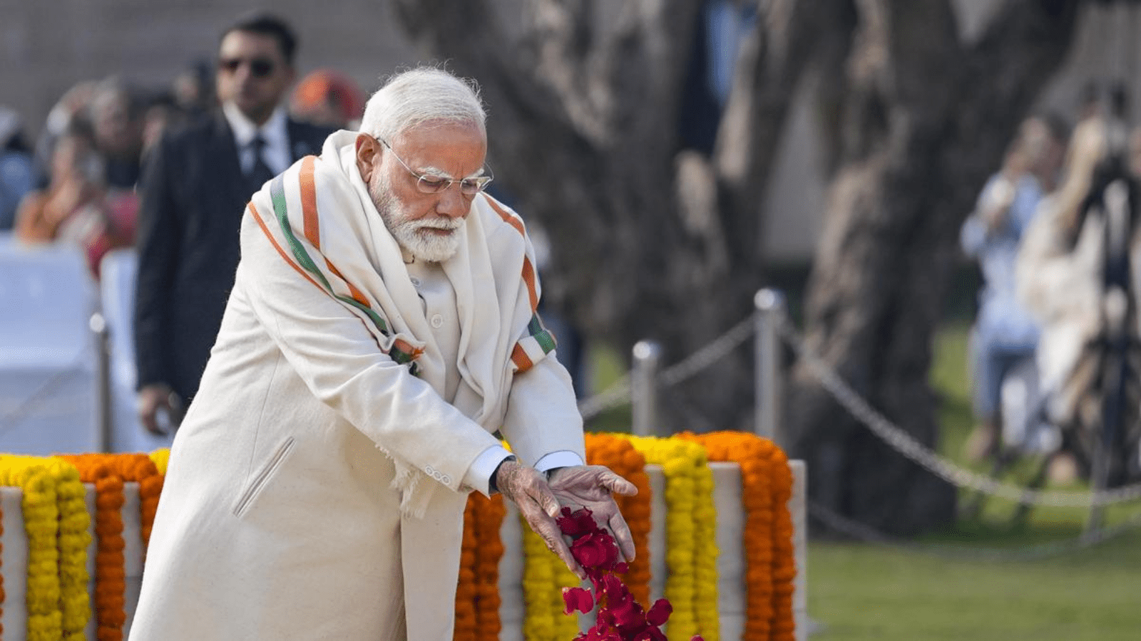 ಮಹಾತ್ಮ ಗಾಂಧೀಜಿ ಪುಣ್ಯತಿಥಿ: ಪ್ರಧಾನಿ ಮೋದಿ ಸೇರಿ ಗಣ್ಯರಿಂದ ಗೌರವ ನಮನ