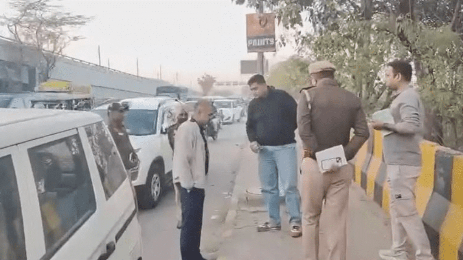 ದೆಹಲಿಯಲ್ಲಿ ಕಾರಿನೊಳಗೆ ಮಹಿಳೆ ಸೇರಿ ಮೂವರು ಪೊಲೀಸರ ಶವ ಪತ್ತೆ