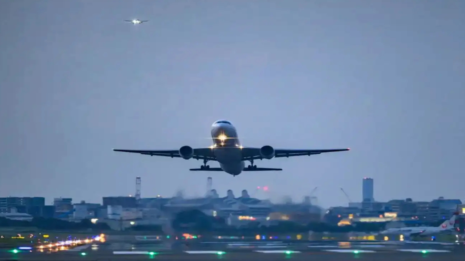 ಇರಾನ್-ಇಸ್ರೇಲ್ ಸಂಘರ್ಷ ಬೆನ್ನಲ್ಲೇ ಪಶ್ಚಿಮ ಏಷ್ಯಾಕ್ಕೆ ಏರ್ ಇಂಡಿಯಾ, ಇಂಡಿಗೋ ಹಾರಾಟ ಸ್ಥಗಿತ