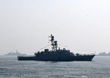 Iran threatens India US war