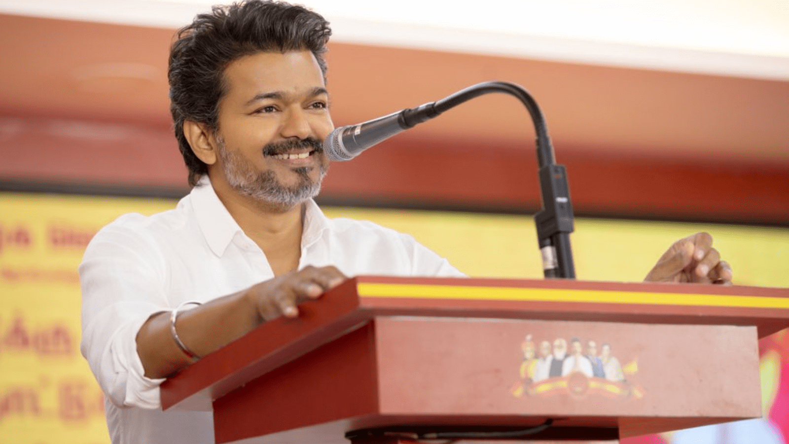 ಮಹಿಳೆಯರಿಗೆ ತಿಂಗಳಿಗೆ ₹2500, ವಧುವಿಗೆ 8 ಗ್ರಾಂ ಚಿನ್ನ, ರೇಷ್ಮೆ ಸೀರೆ: ಟಿವಿಕೆ ಪಕ್ಷದಿಂದ ಪ್ರಣಾಳಿಕೆ ರಿಲೀಸ್!