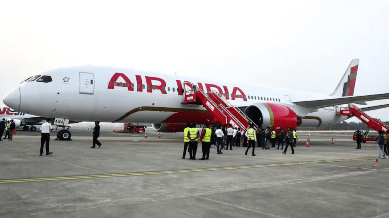 ಇಂಧನ ಬೆಲೆ ಏರಿಕೆ ಎಫೆಕ್ಟ್‌: ವಿಮಾನ ಟಿಕೆಟ್ ಬೆಲೆ ಹೆಚ್ಚಳಕ್ಕೆ ಏರ್ ಇಂಡಿಯಾ ನಿರ್ಧಾರ