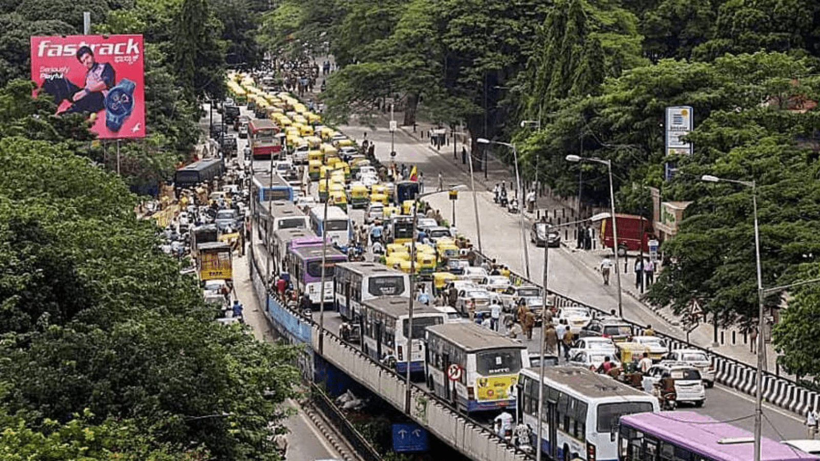 ವಾಹನ ಸವಾರರ ಗಮನಕ್ಕೆ: ಬೆಂಗಳೂರಿನ ಫ್ರೀಡಂ ಪಾರ್ಕ್ ಸುತ್ತಮುತ್ತ ಸಂಚಾರ ಮಾರ್ಗ ಬದಲಾವಣೆ