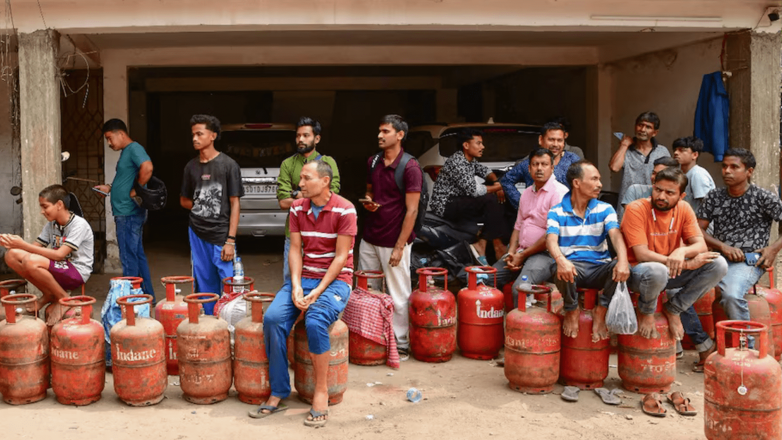 ಯುದ್ಧದ ಬಿಸಿ ಇದ್ದರೂ ರಾಜ್ಯಕ್ಕೆ ಗ್ಯಾಸ್ ಕೊರತೆಯಿಲ್ಲ..LPG ಅಭಾವದ ಆತಂಕ ಬೇಡ: ಆಹಾರ ಇಲಾಖೆ ಸುತ್ತೋಲೆ