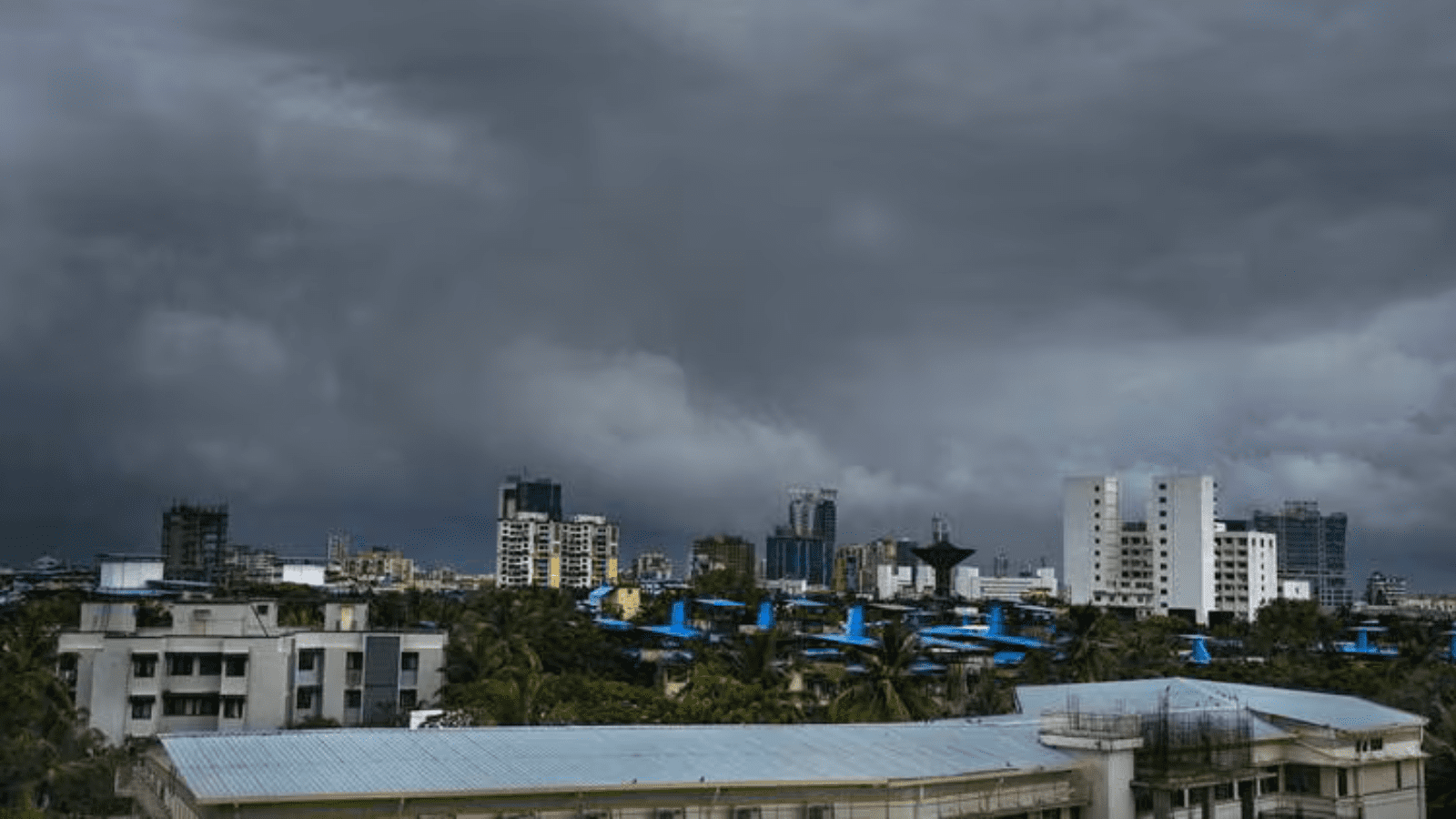 ರಾಜ್ಯಾದ್ಯಂತ ಬಿಸಿಗಾಳಿ: ಬೆಂಗಳೂರು ಸೇರಿ ಹಲವು ಜಿಲ್ಲೆಗಳಲ್ಲಿ ಮಳೆ ಸಾಧ್ಯತೆ