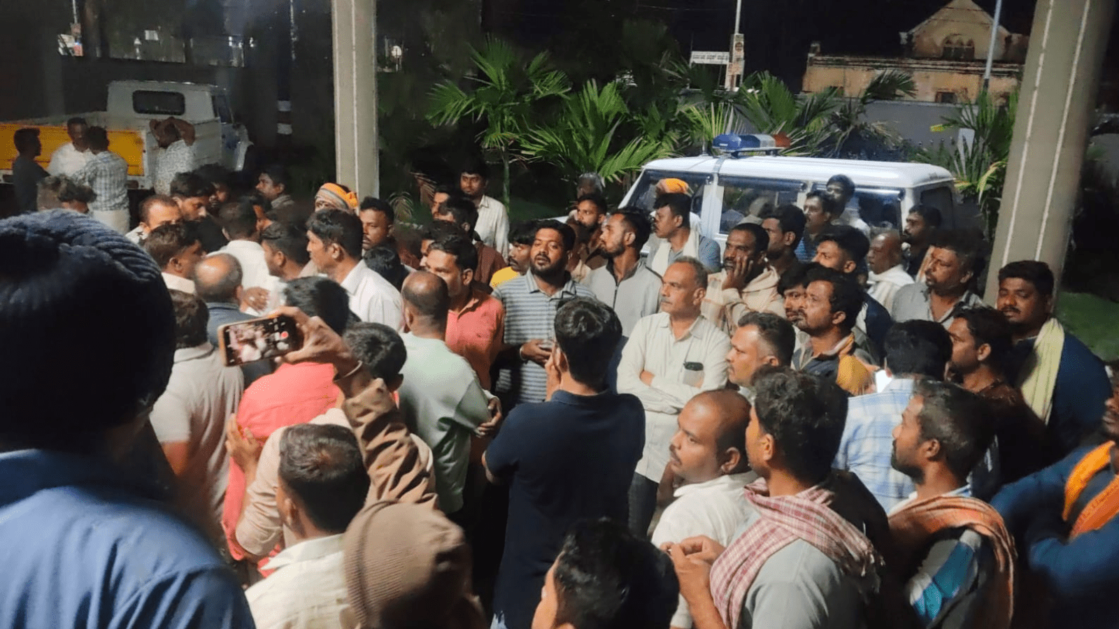 ಪೊಲೀಸ್ ಕಸ್ಟಡಿಯಲ್ಲಿದ್ದ ವ್ಯಕ್ತಿ ಸಾ*ವು: ಲಾಕಪ್ ಡೆತ್ ಆರೋಪ, ಗ್ರಾಮಸ್ಥರಿಂದ ಪ್ರತಿಭಟನೆ