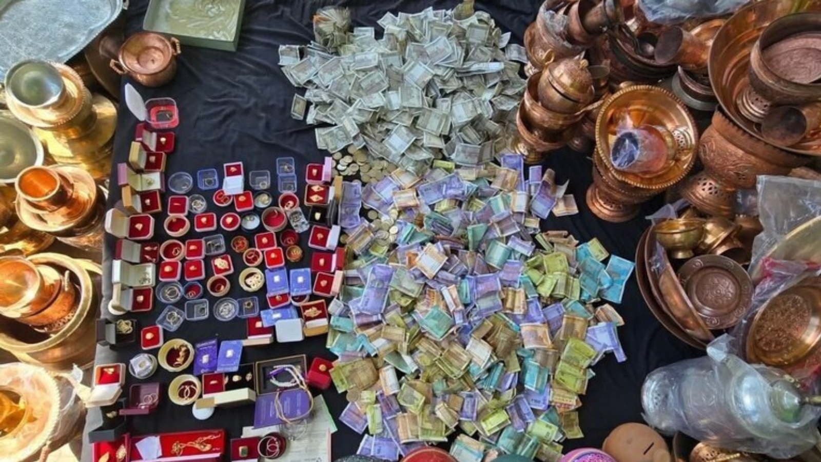 ಇರಾನ್ ಸಂತ್ರಸ್ತರಿಗೆ ಚಿನ್ನ-ಹಣ ದಾನ ಮಾಡಿದ ಕಾಶ್ಮೀರ ಜನತೆ