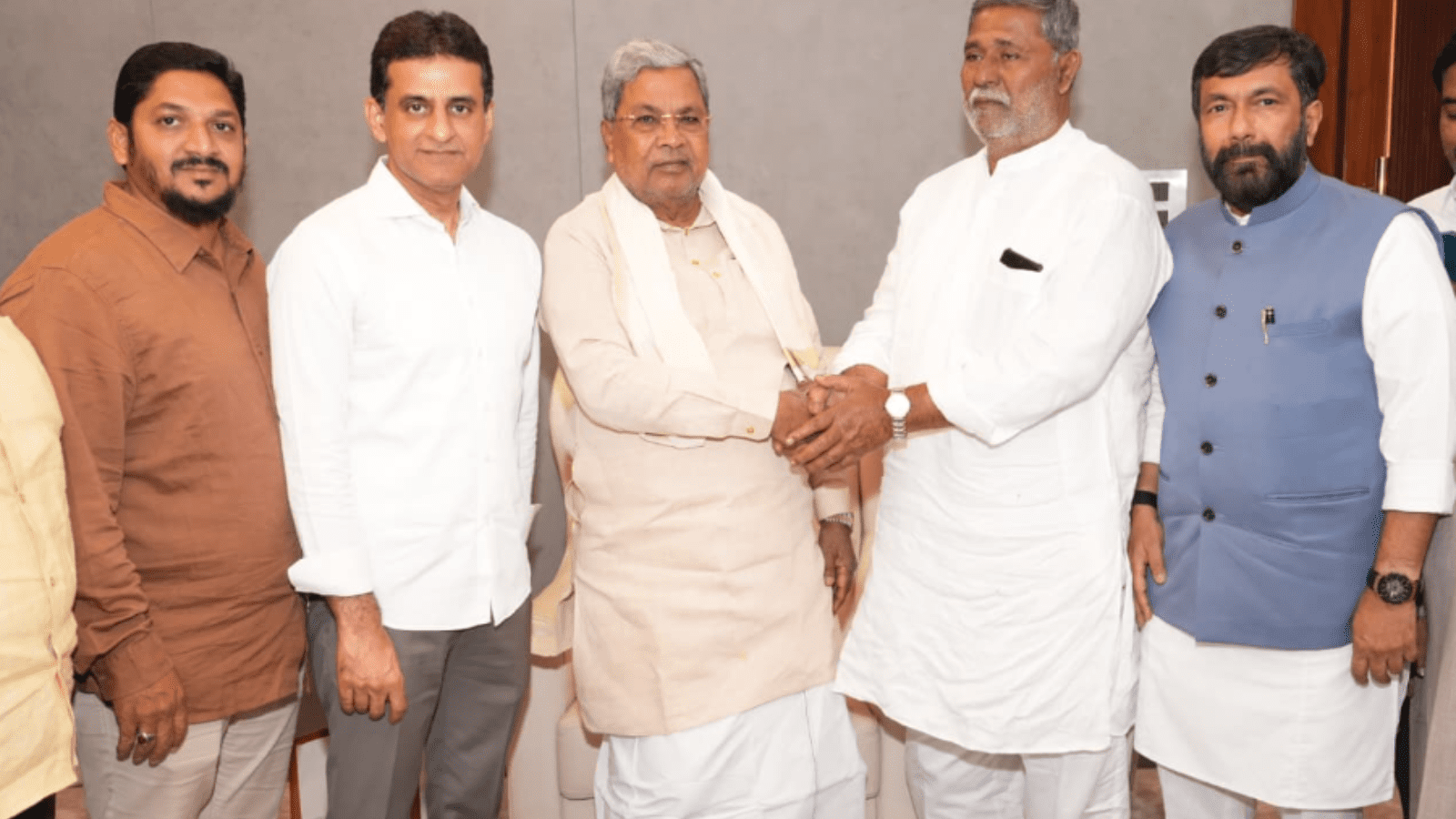 ದಾವಣಗೆರೆ ದಂಗಲ್‌: ಶಾಮನೂರು ಮೊಮ್ಮಗನಿಗೆ ಸಾದಿಕ್ ಪೈಲ್ವಾನ್‌ ಬೆಂಬಲ