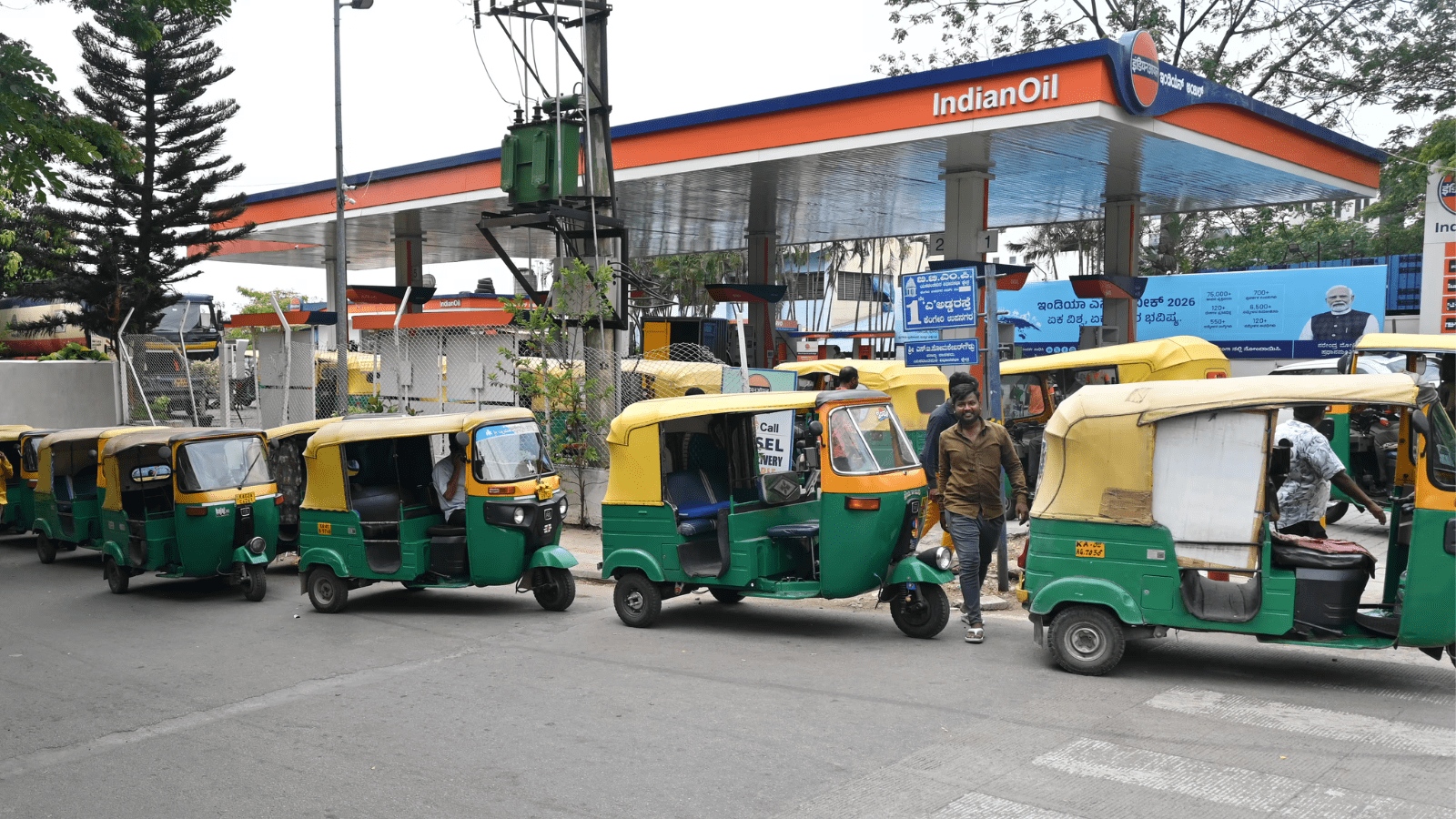 ಮಧ್ಯಪ್ರಾಚ್ಯ ಯುದ್ಧದ ಹೊಡೆತ: ಬೆಂಗಳೂರಲ್ಲಿ ಶೇ 80 ರಷ್ಟು ಗ್ಯಾಸ್ ಬಂಕ್‌ಗಳು ಬಂದ್