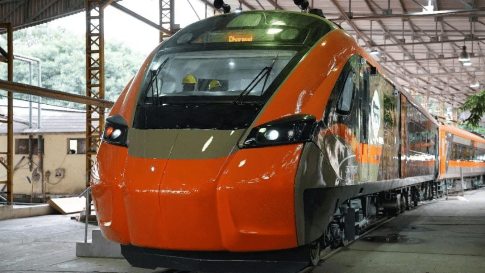 ಬೆಂಗಳೂರು-ಮುಂಬೈ ನಡುವೆ ನೂತನ ವಂದೇ ಭಾರತ್ ರೈಲಿಗೆ ಕೇಂದ್ರದಿಂದ ಗ್ರೀನ್‌ ಸಿಗ್ನಲ್‌