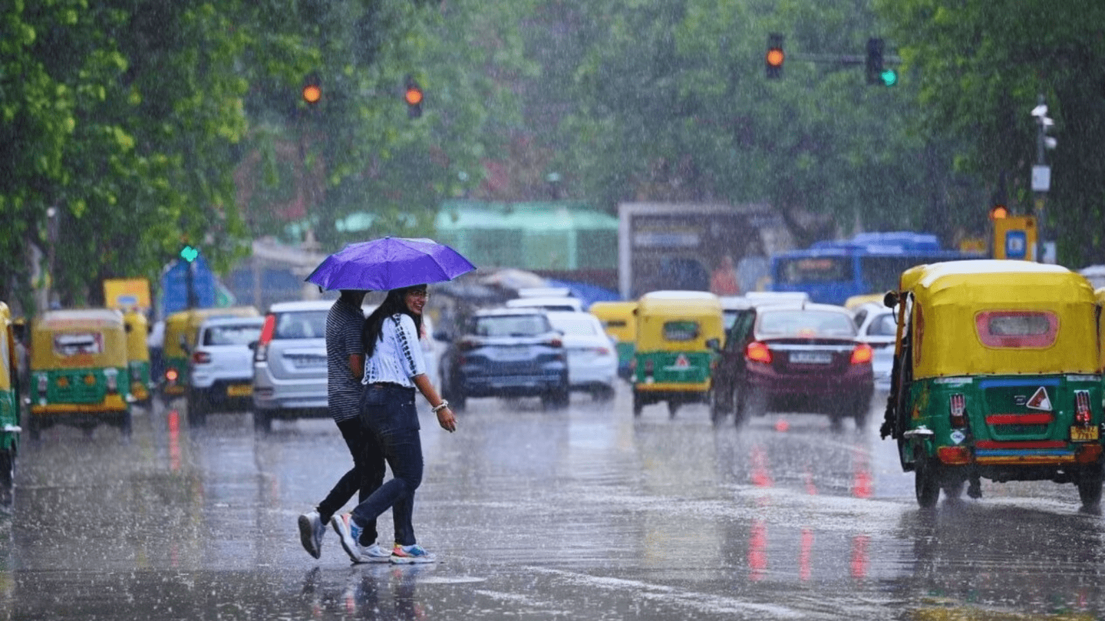 ಕರ್ನಾಟಕದ ಹಲವೆಡೆ ಗುಡುಗು ಸಹಿತ ಮಳೆ ಮುನ್ಸೂಚನೆ: ಕರಾವಳಿಯಲ್ಲಿ ಹೆಚ್ಚಲಿದೆ ಬಿಸಿಲ ಧಗೆ
