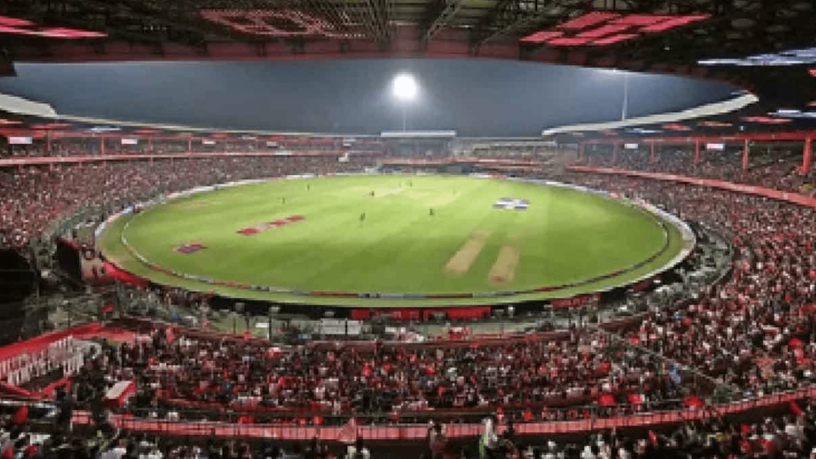 ನಾಳೆ RCB vs LSG ಮುಖಾಮುಖಿ: ರಸ್ತೆ ಮಾರ್ಗ ಬದಲಾವಣೆ, ಪಾರ್ಕಿಂಗ್ ಸ್ಥಳಗಳ ಸಂಪೂರ್ಣ ಪಟ್ಟಿ ಇಲ್ಲಿದೆ