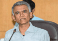 ಹೆದ್ದಾರಿಯಲ್ಲಿ ಹೊತ್ತಿ ಉರಿದ ಕಾರು ಚಾಲಕ ಪಾರು! (10)